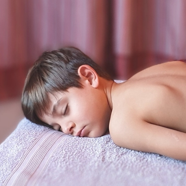 Massage enfant sur la commune de Gardanne